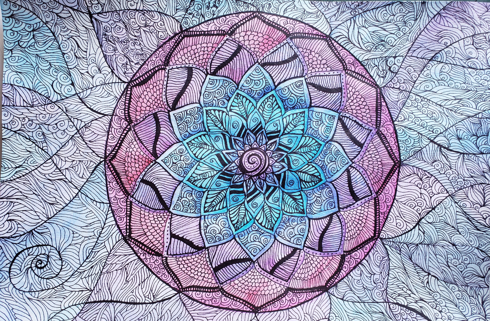 Obra original con mandala central en tonos turquesa, rosa y violeta
